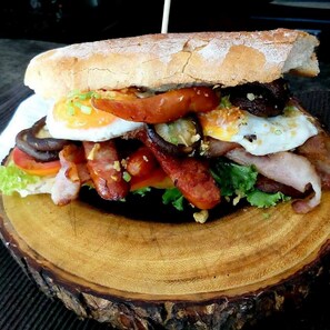 Kontinentales Frühstück gegen Gebühr