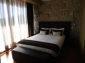 Standard Double Room | Desk, blackout drapes, free cribs/infant beds, free WiFi - Quinta do Medronheiro Hotel Rural (Viseu)