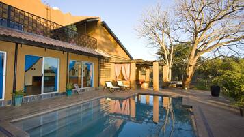 Outdoor pool, sun loungers