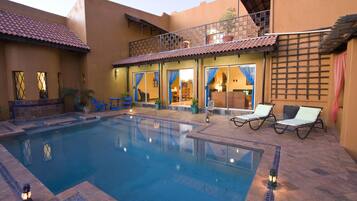 Outdoor pool, sun loungers