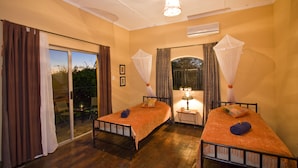 Villa, 5 Bedrooms - Prana House (Livingstone)