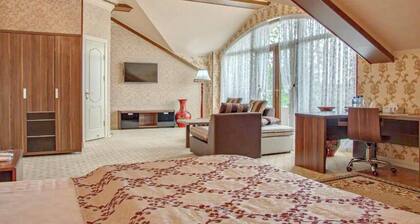 City Line Boutique Hotel