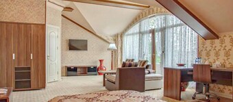 City Line Boutique Hotel