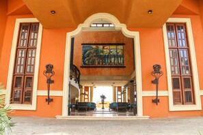 Entrada de la propiedad