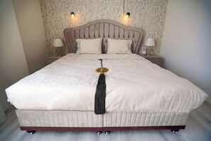 Family Room | Free minibar items, desk, free WiFi, bed sheets - Enki Hotel (Alanya)