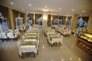 Frühstück, Mittagessen, Abendessen, türkische Küche 