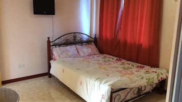 Deluxe-Zimmer, 1 Doppelbett | Zustellbetten, Bettwäsche