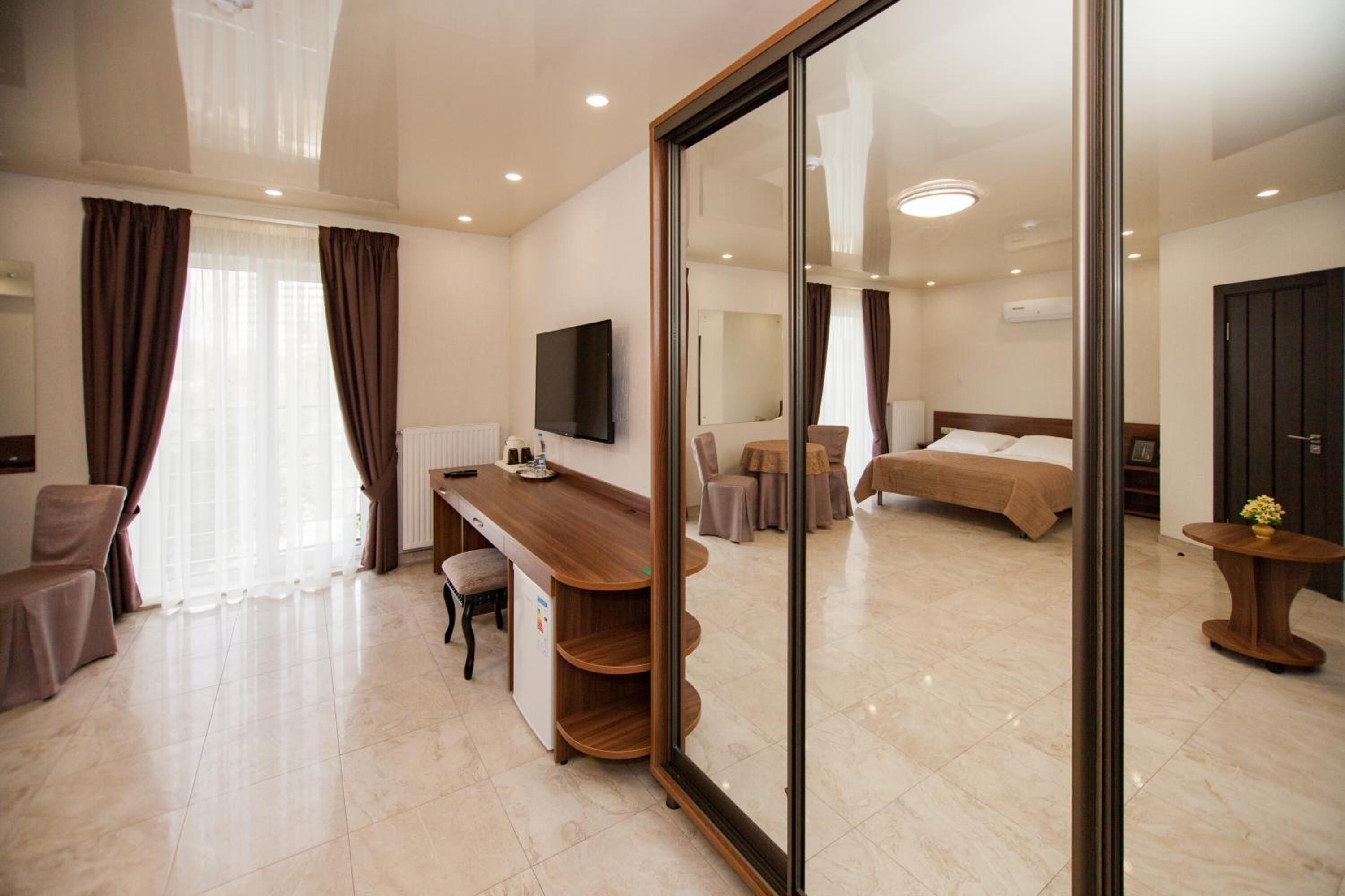 Premium bedding, minibar, in-room safe, desk