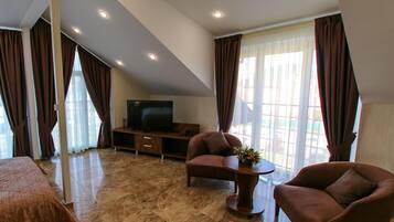 Premium bedding, minibar, in-room safe, desk