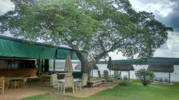 Poolside bar - Casa Cerejeira Na Represa Do Broa (Itirapina)