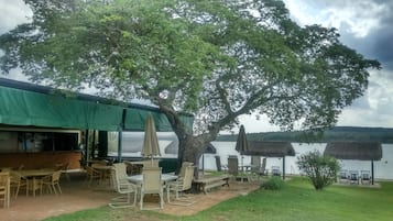 Poolside bar