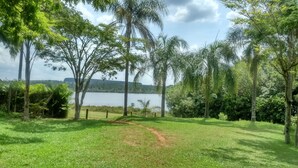 Property grounds - Casa Cerejeira Na Represa Do Broa (Itirapina)