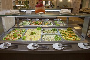 Free daily continental breakfast - SunMarInn Resort (Anapa)