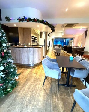 Lounge - Town Lodge (Newquay)