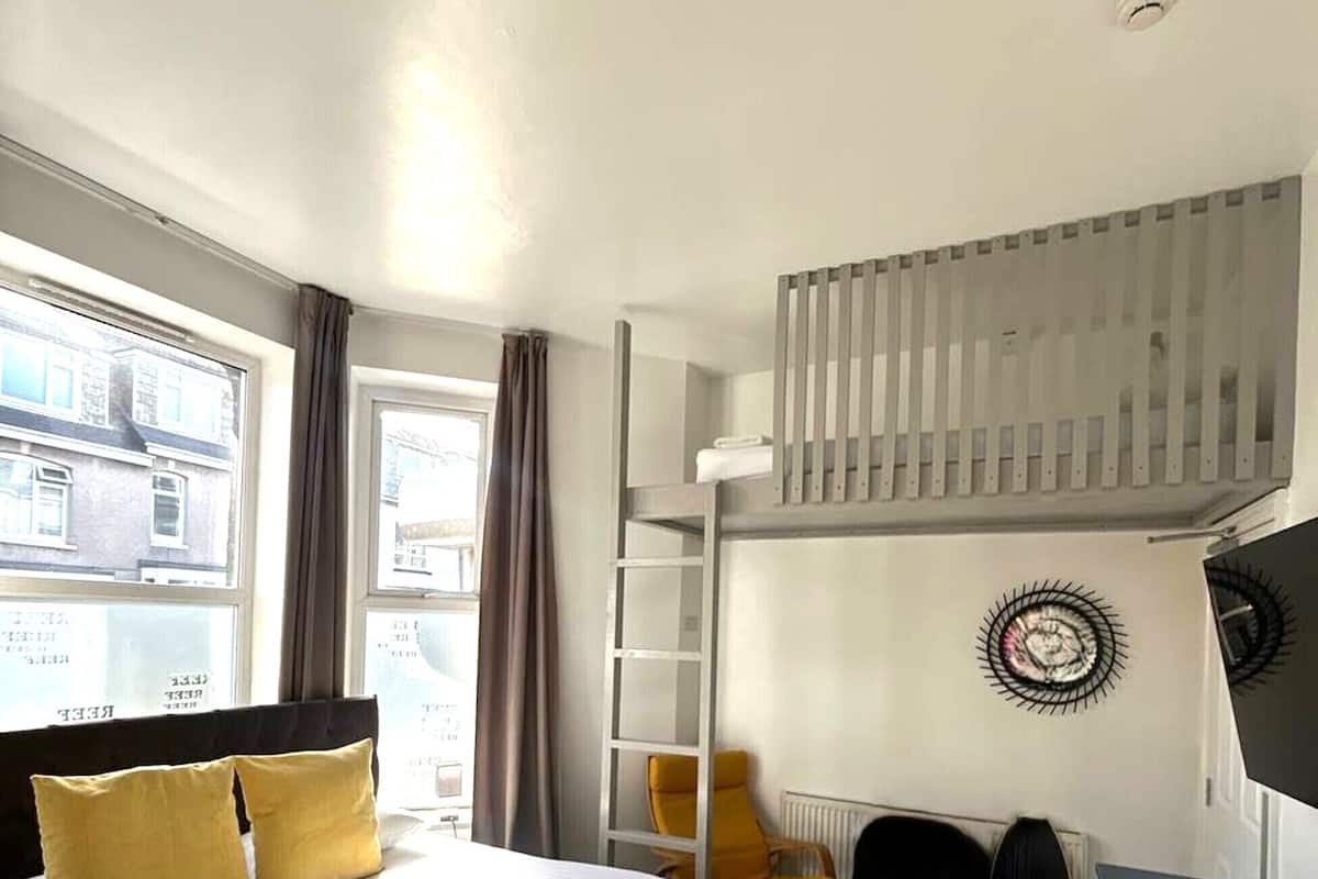 家庭开间 | 熨斗/熨板、免费 WiFi、床单