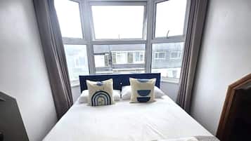 Comfort Quadruple Room (Shower) | Iron/ironing board, free WiFi, bed sheets