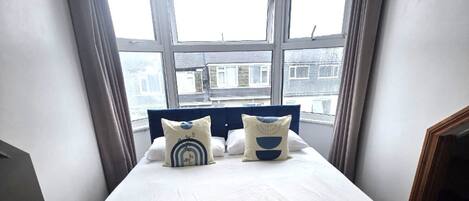 Comfort Quadruple Room (Shower) | Iron/ironing board, free WiFi, bed sheets