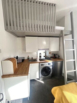 패밀리 스튜디오, 간이주방 | 전용 간이 주방 | 전기 주전자