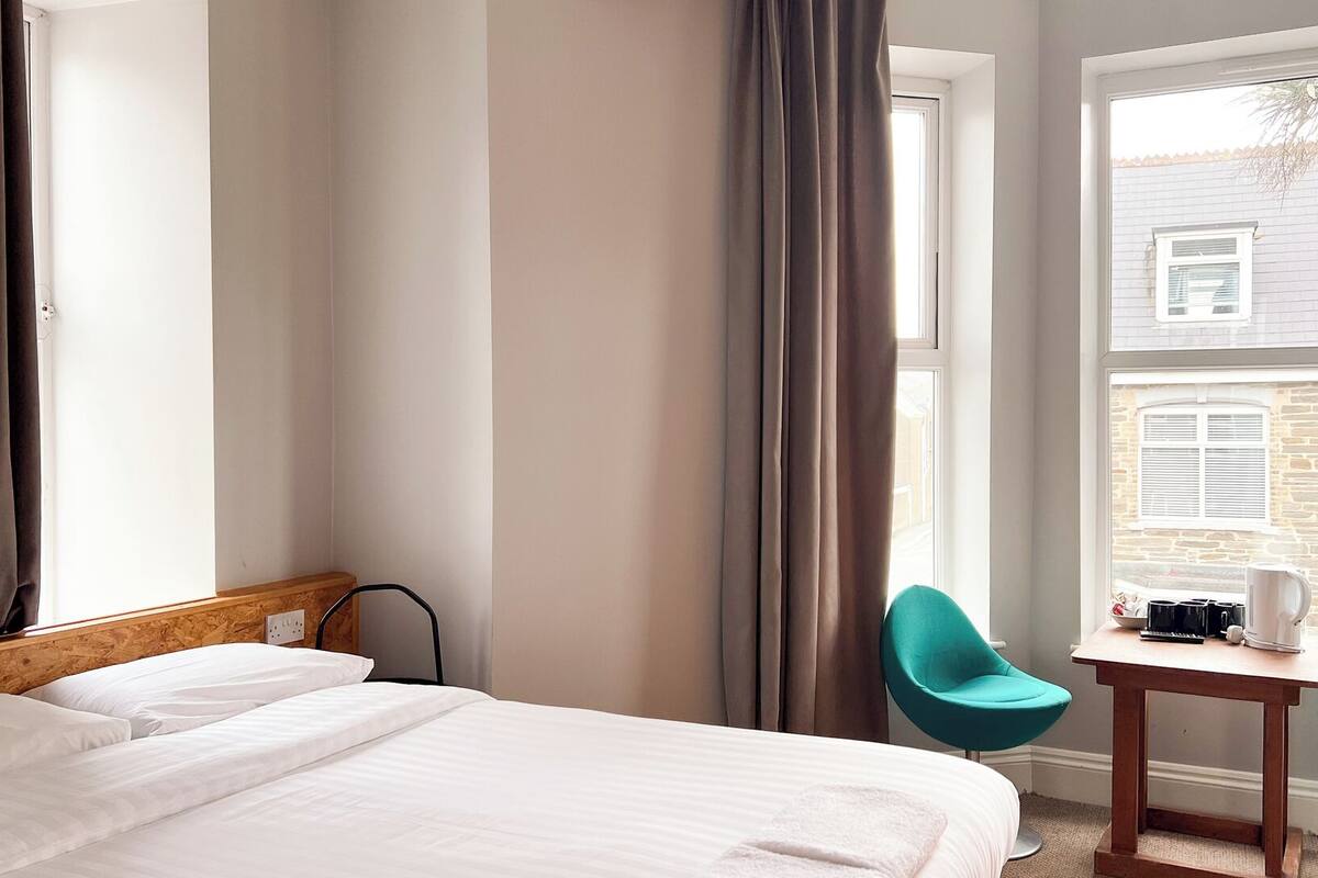 Superior Quadruple Room | Iron/ironing board, free WiFi, bed sheets