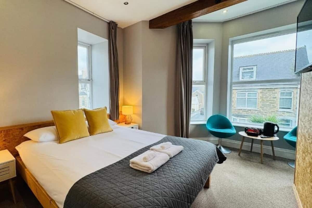 Superior Quadruple Room | Iron/ironing board, free WiFi, bed sheets