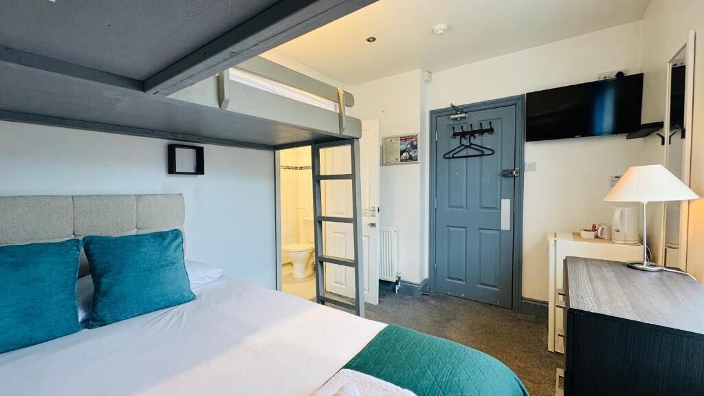 Classic-Dreibettzimmer | Bügeleisen/Bügelbrett, kostenloses WLAN, Bettwäsche