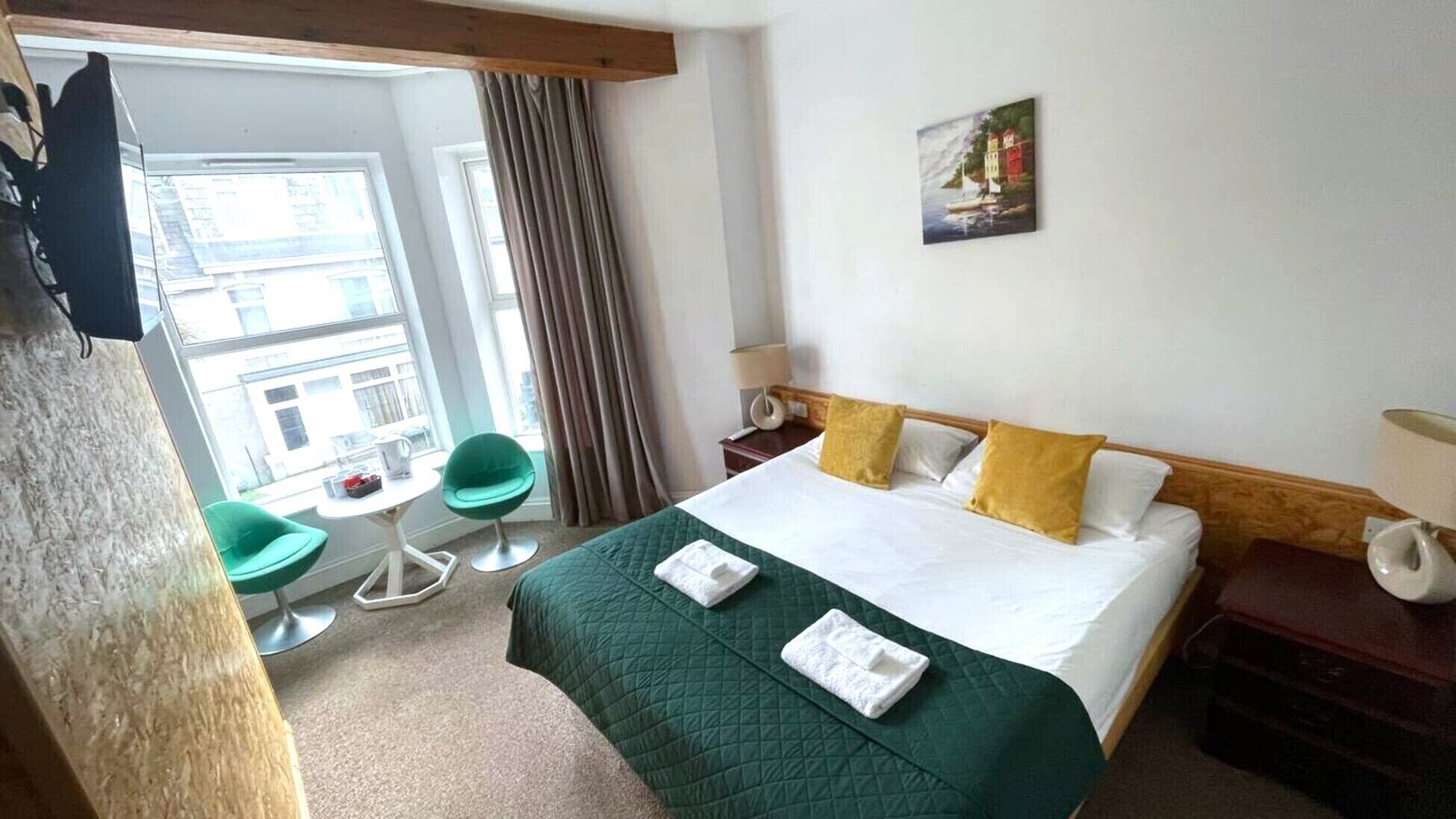 Superior Quadruple Room | Iron/ironing board, free WiFi, bed sheets