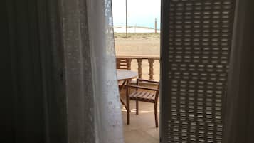 Departamento panorámico, 1 habitación, vista al océano, frente al océano | Balcón