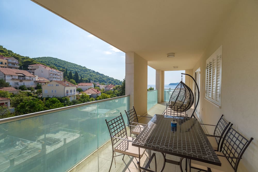 Antonio Luxury Beach Suites