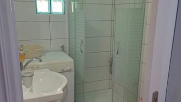Apartment, 2 Bedrooms, Sea View | Bathroom | Bathtub, hair dryer, towels
