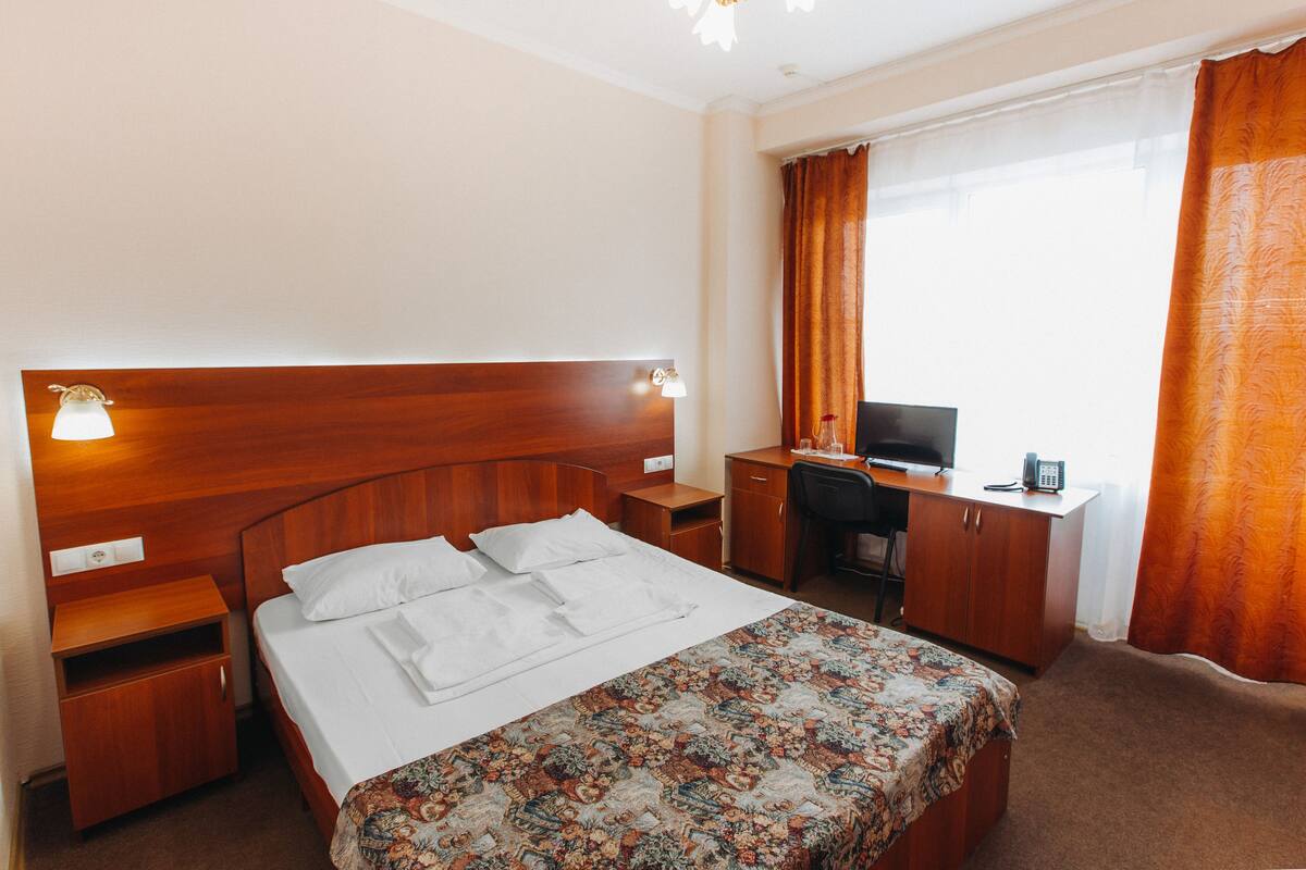 Standard Double or Twin Room | Iron/ironing board, rollaway beds, free WiFi, bed sheets