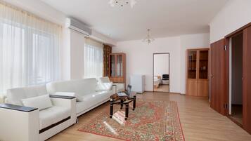 Family Room, 2 Bedrooms