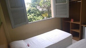 Quarto duplo | Frigobar, escrivaninha, Wi-Fi de cortesia