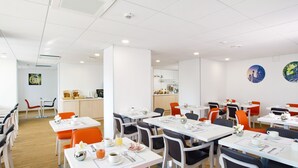 每日付費供應吃到飽自助式早餐