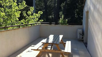 Apartment, 2 Bedrooms | Terrace/patio