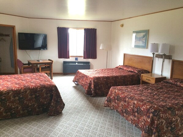 ستائر تعتيم ومكواة/لوح كي وواي فاي مجانًا وملاءات أسرّة