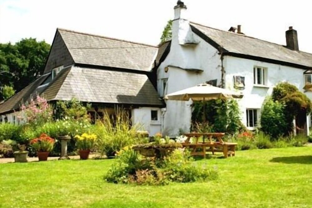 The Nobody Inn