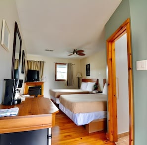 Comfort Double Room, Ensuite | Premium bedding, down comforters, Select Comfort beds - Dewar's Inn on the River (Augusta)