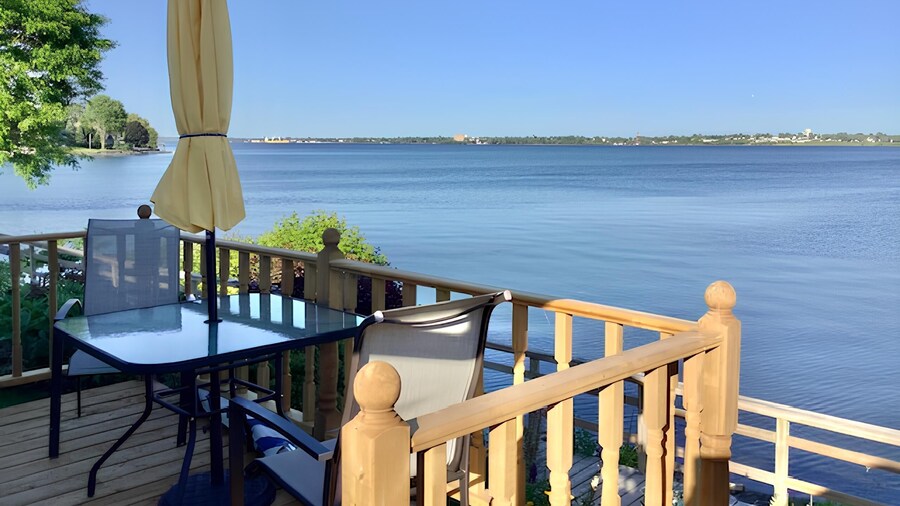 Dewar's Inn on the River