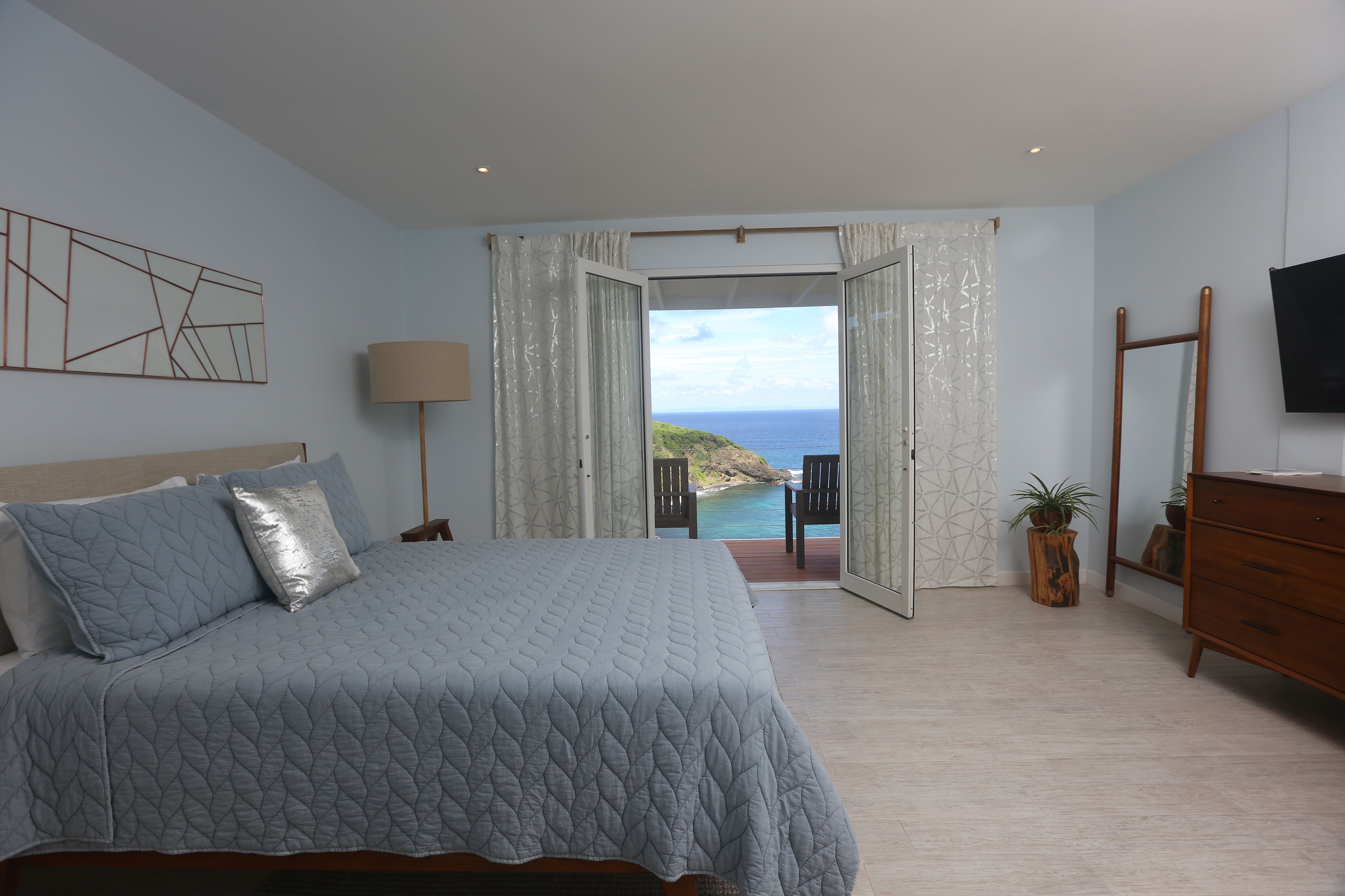 Villa de lujo, 4 habitaciones, vista al océano, junto a la montaña | 4 habitaciones, ropa de cama de alta calidad y escritorio 