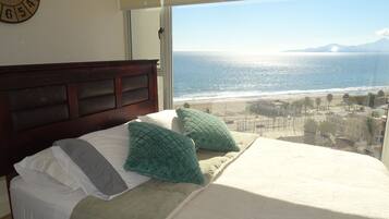 2 bedrooms, in-room safe, iron/ironing board, free WiFi