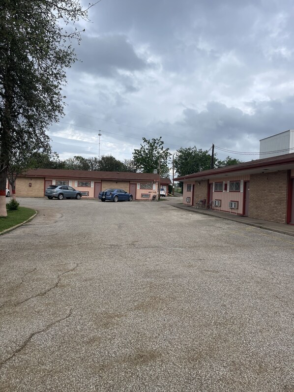 Garden - Wildflower Inn & RV Park (Cuero)