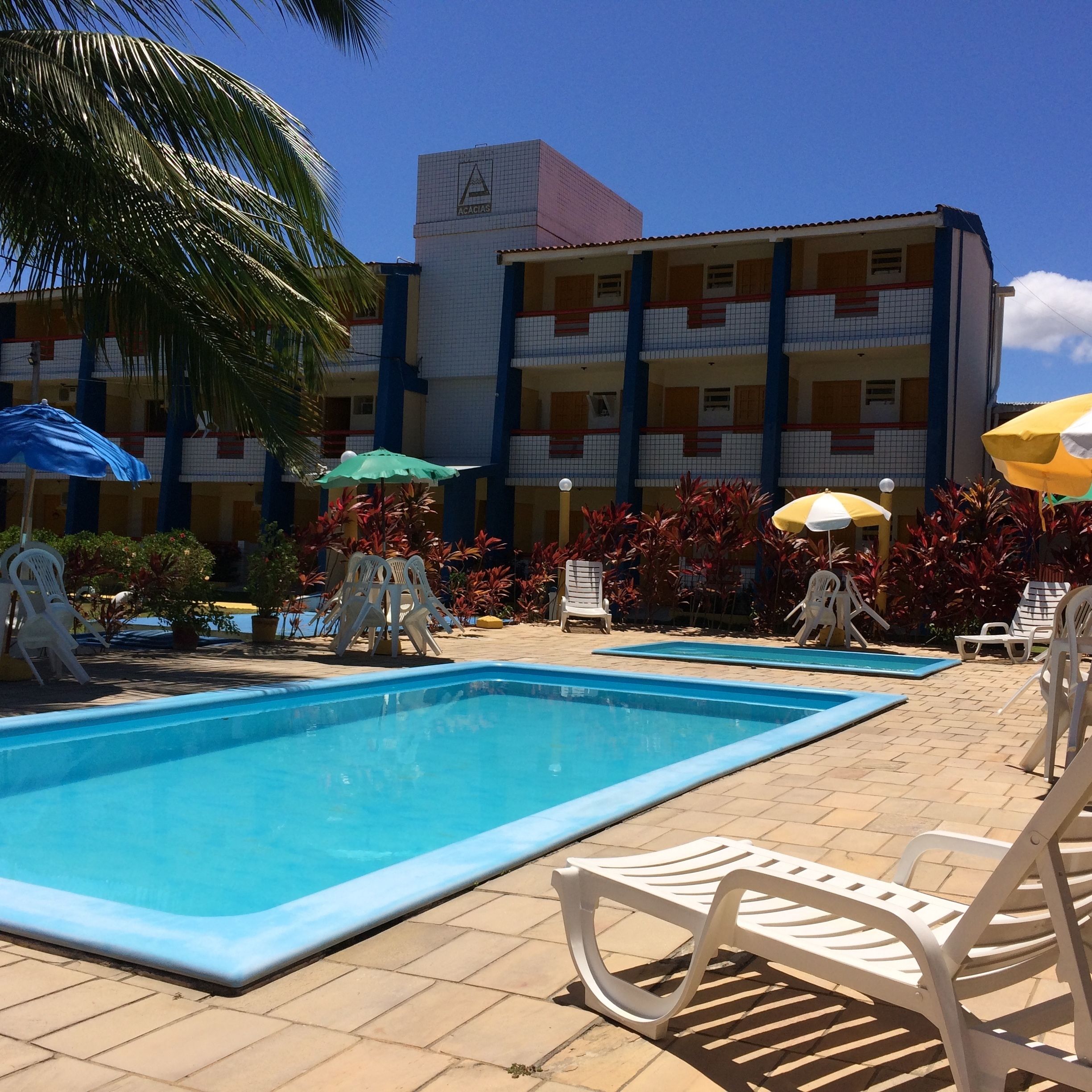 2 piscinas al aire libre, sombrillas, sillones reclinables de piscina