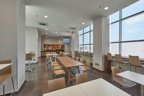 City Express by Marriott Ciudad De México La Raza