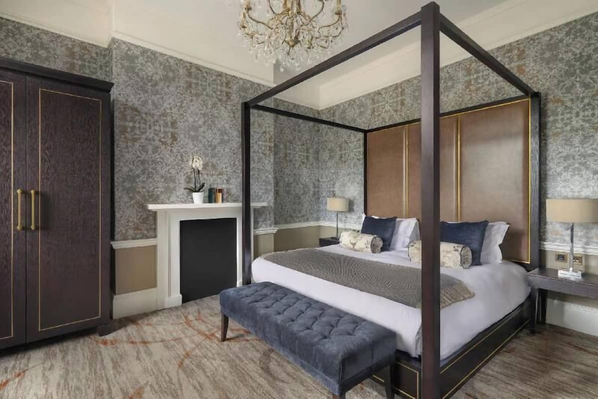 Pillowtop beds, desk, laptop workspace, iron/ironing board