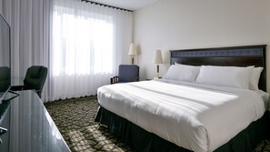 Pillow-top beds, desk, laptop workspace, iron/ironing board - Empire Suites (Montreal)