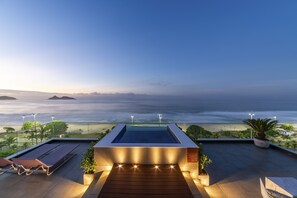 Suite Deluxe com Piscina Frente | 阳台景观