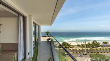 Suite Deluxe com Piscina Frente | Vistas desde la habitación