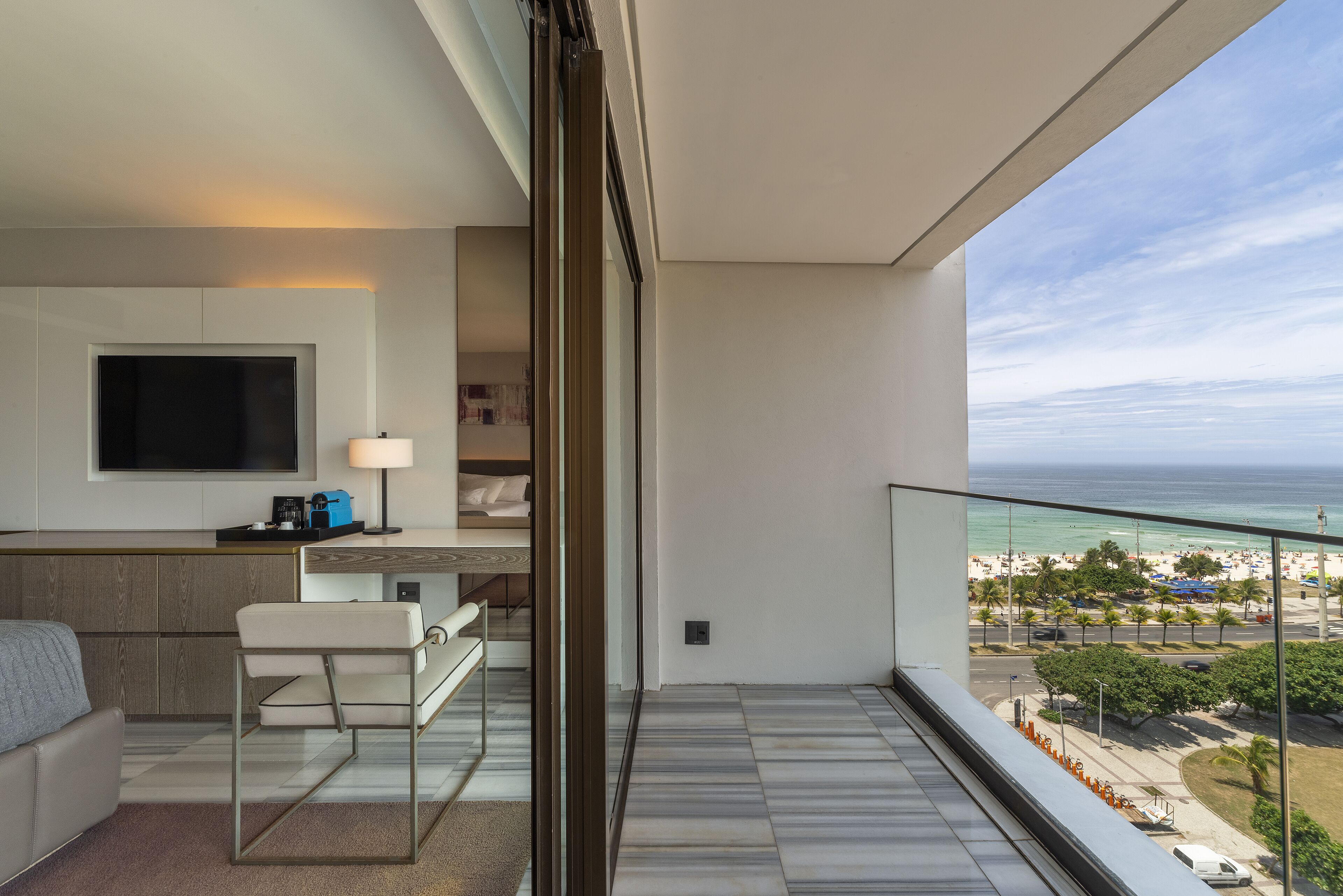 Luxo Lateral Mar Casal | 1 bedroom, premium bedding, minibar, in-room safe
