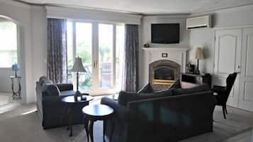 Superior King Suite | Ruang keluarga