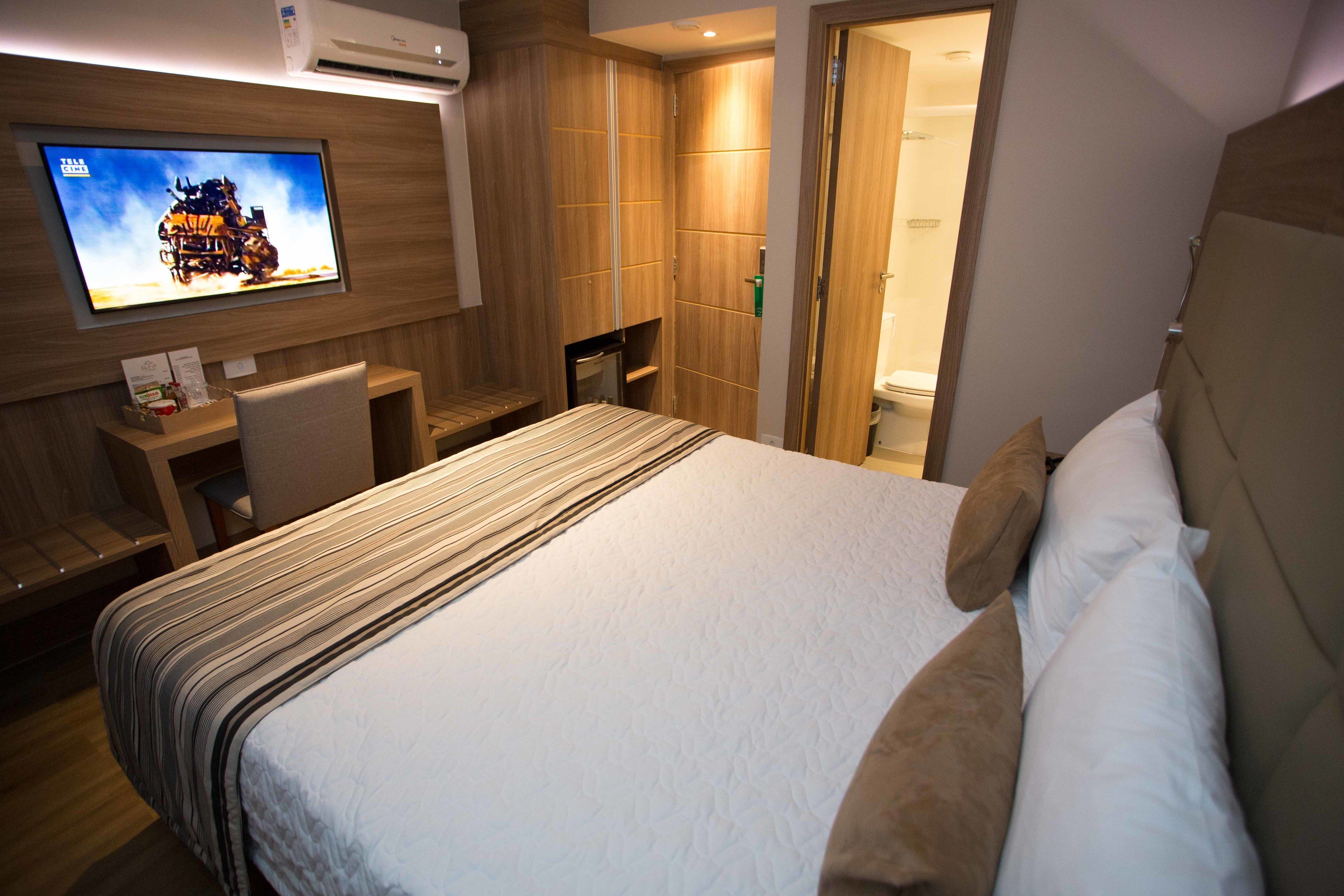 standard double room, 1 double bed | minibar, in-room safe, desk, laptop workspace